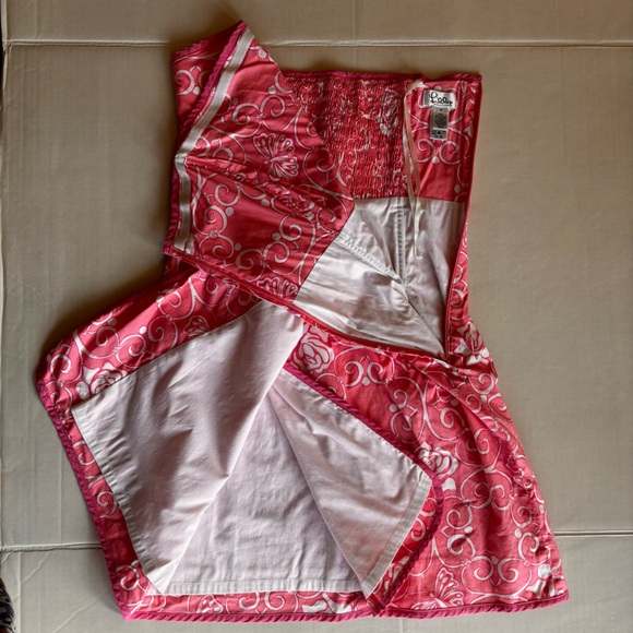 Vintage Lilly Pulitzer Strapless Dress
Y2K Palm Beach Vibes
Pink & White Cotton - Picture 8 of 12